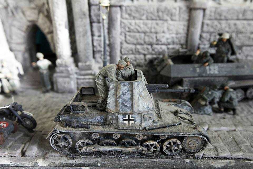 Makieta przedstawia przyjazd  Sepp Dietricha  do Swiedrowska.