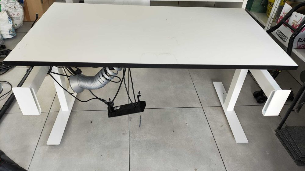 Biurko z elektryczną regulacją wysokości 140x80 Linak MADE by Dennmark