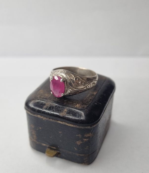 Pierścionek srebrny z rubinem srebro