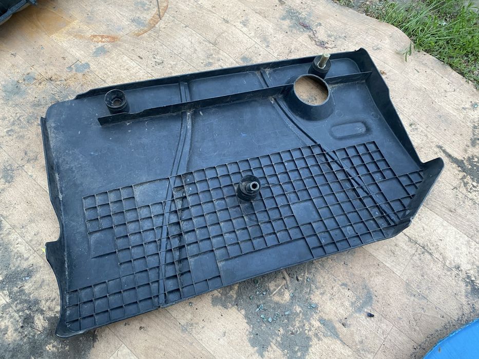 Mazda 3 bk. 5. Декоративна, пластикова кришка двигуна для Мазда