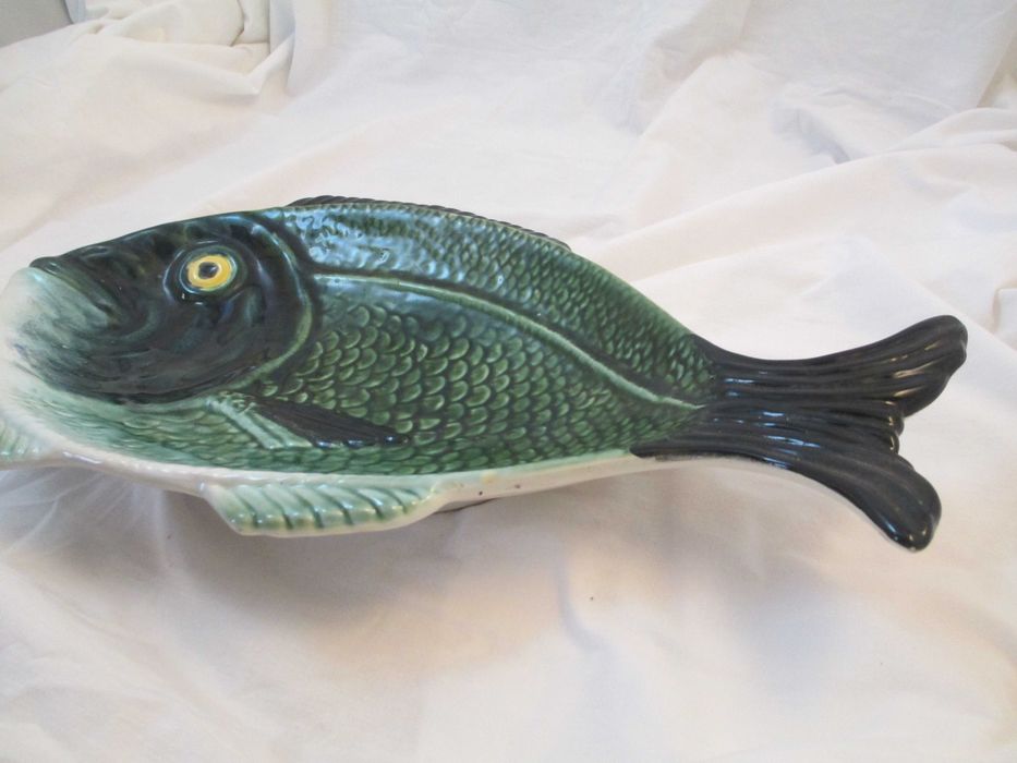 Travessa de peixe em faiança