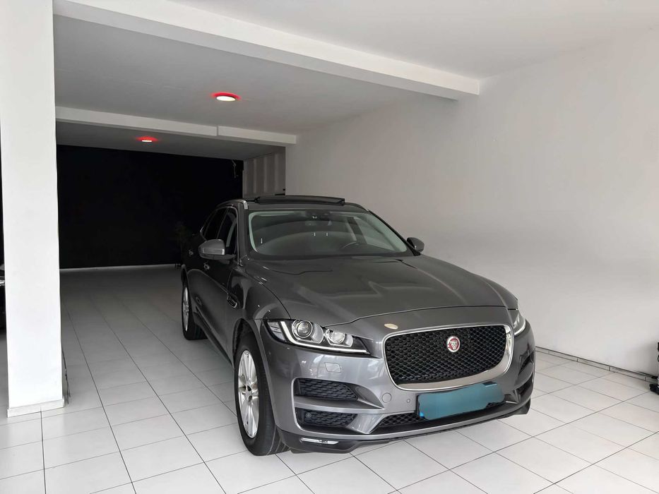 Jaguar F-pace 2.0 180 cv