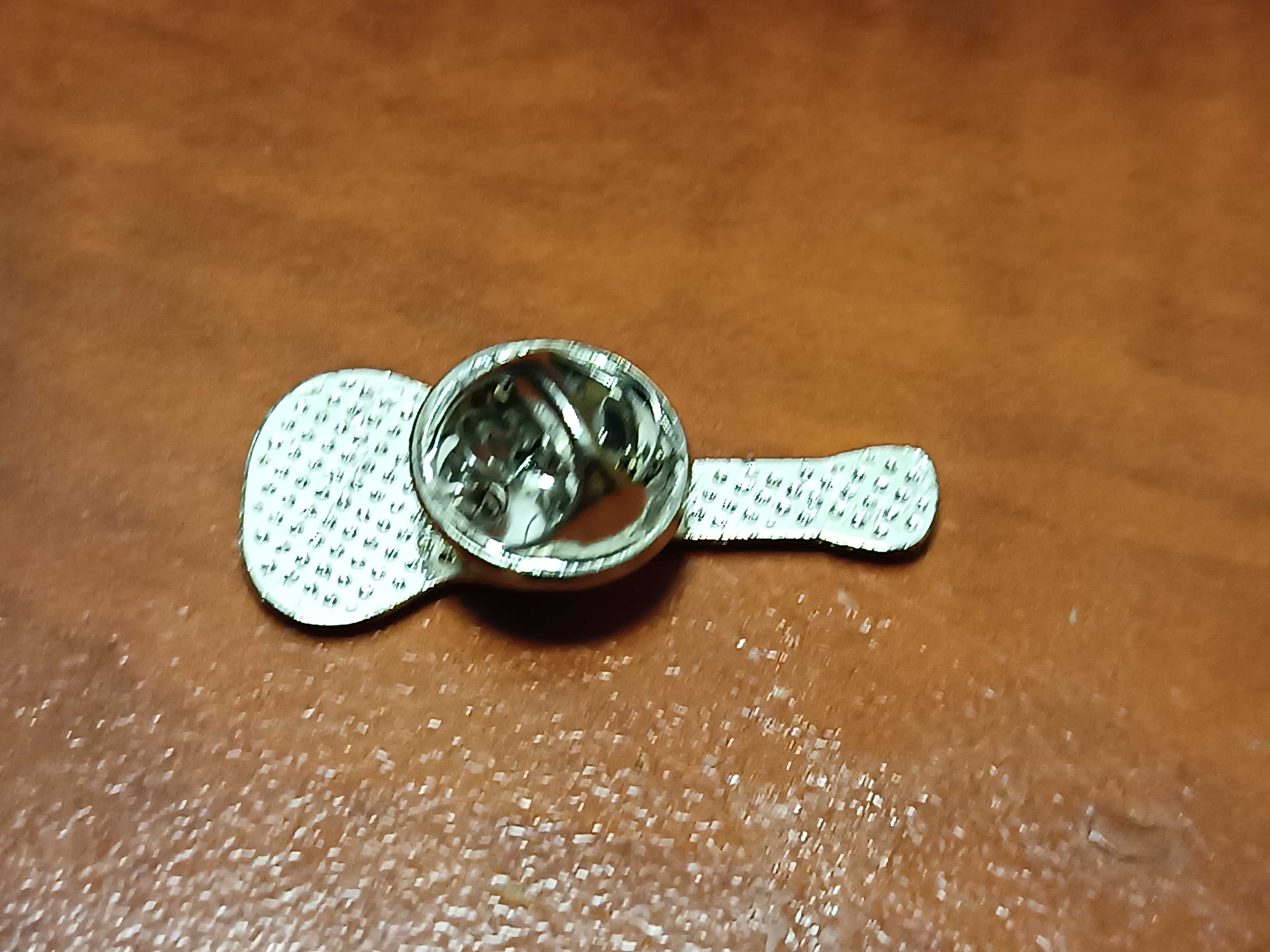 Przypinka, pin, do plecaka, na ubrania Gitara klasyczna