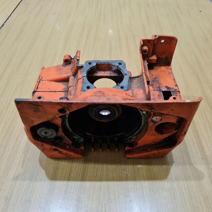 Husqvarna 244 Rx Kartery Obudowa Silnika Korpus Blok Kpl