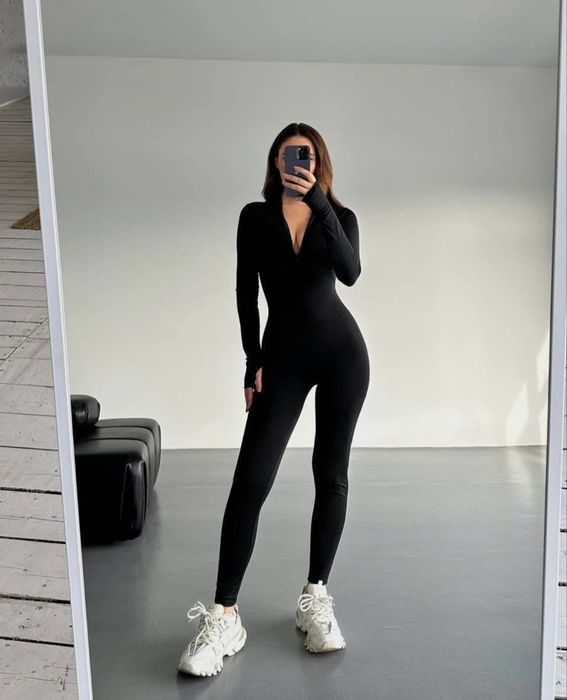 Комбінезон з потаємною блискавкою