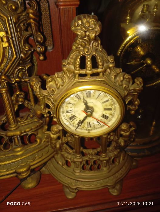 2 relogios em latao ou bronze de corda em funcionamento