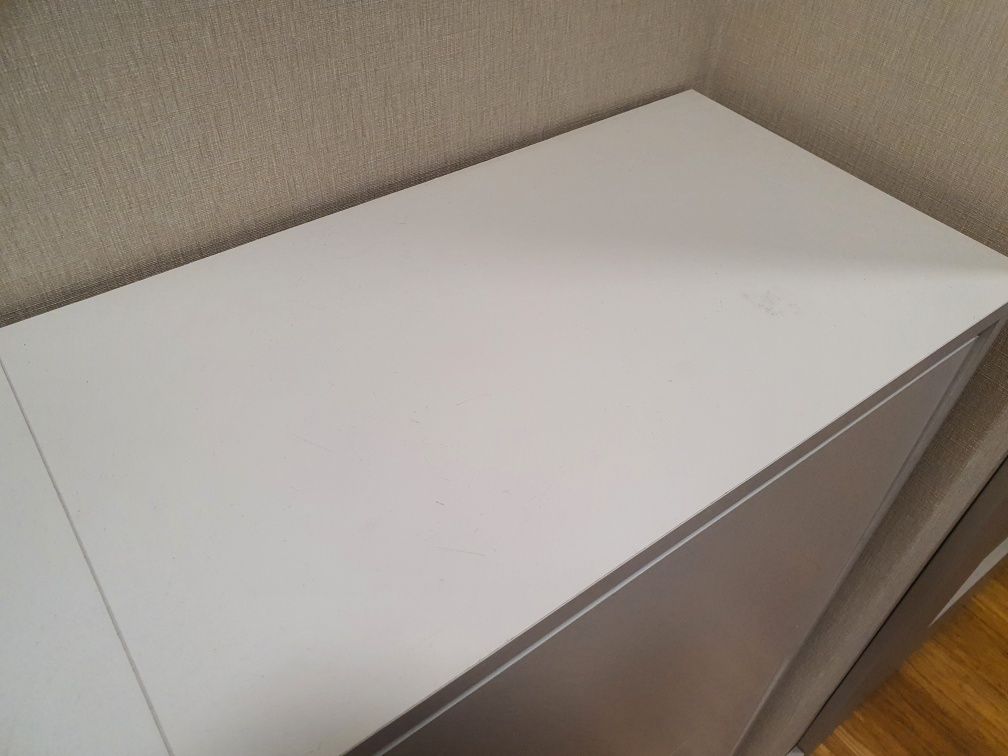 Szafka na buty IKEA BISSA – biała, wąska, 2 klapy