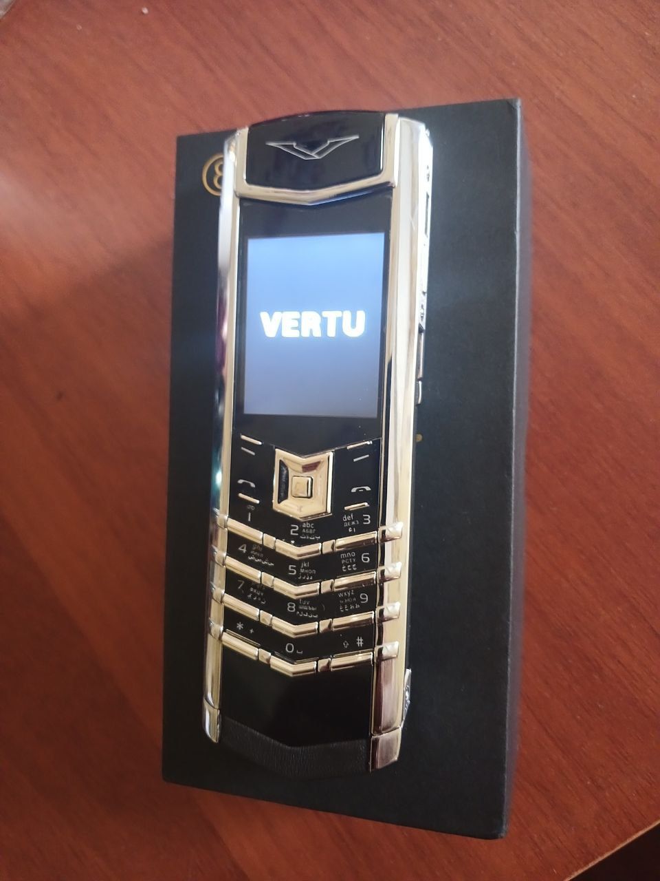 Продам Vertu Signature