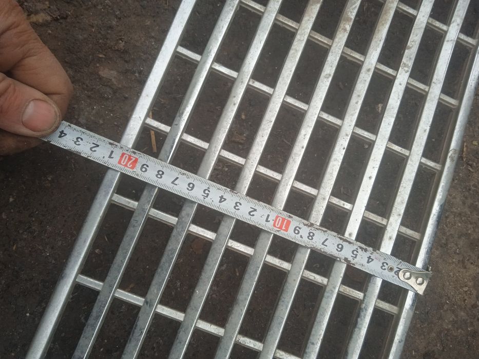 Продам решетку радиатора