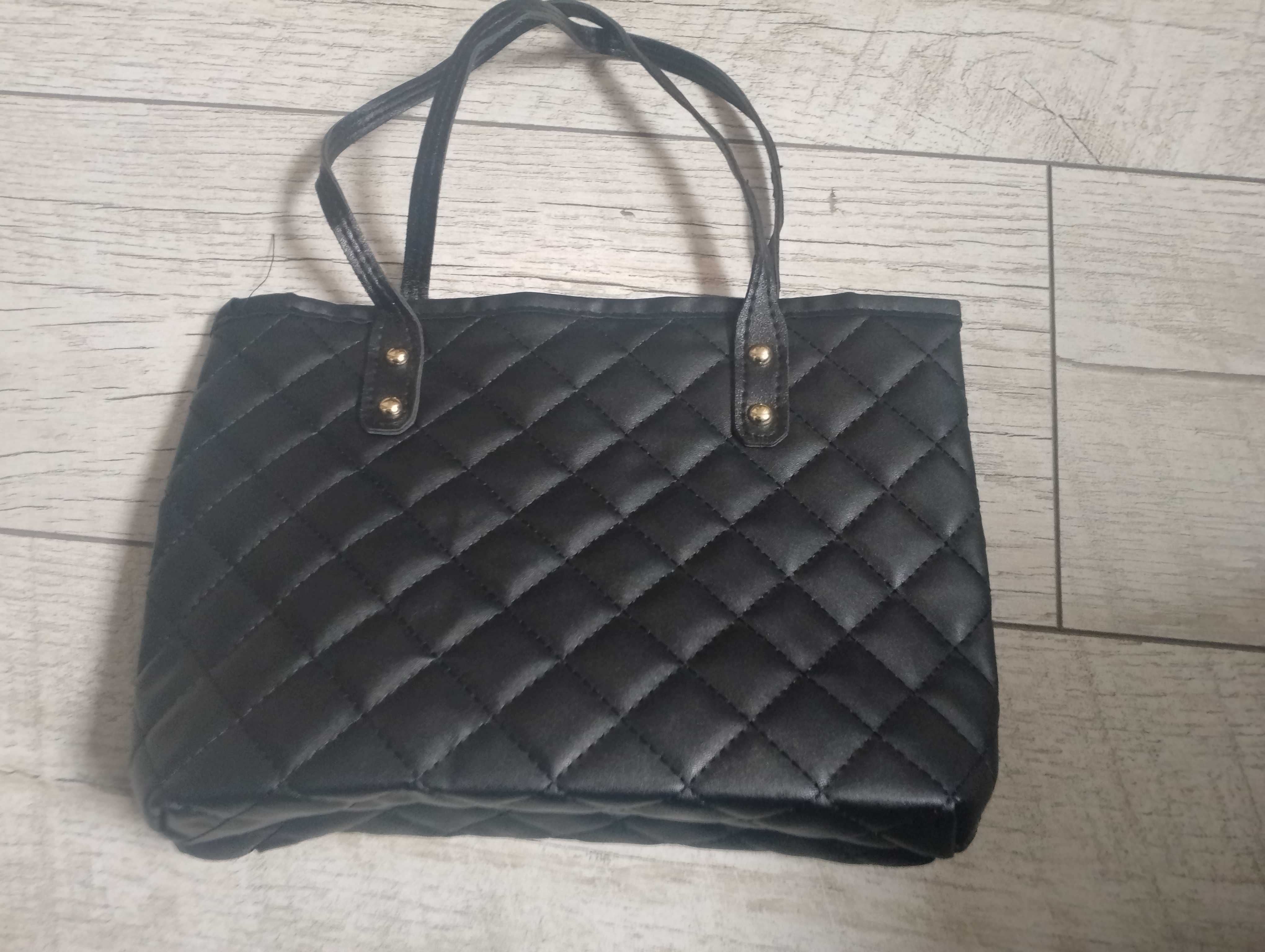 Pikowana kopertówka z magnesem. 20cm / 29 cm. Jak nowa! Czarna.