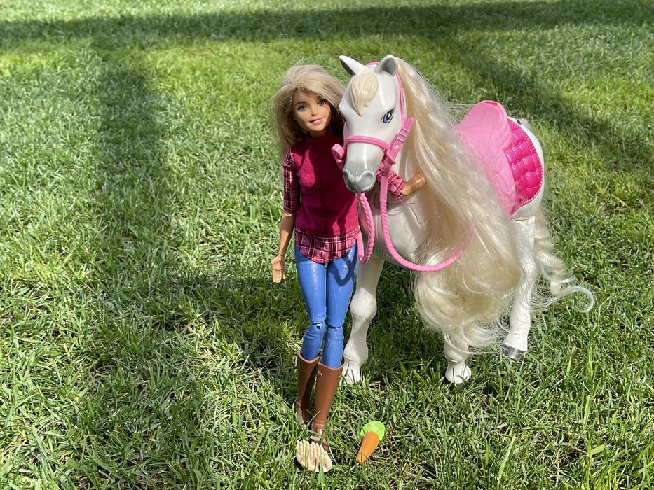 interaktywny koń barbie