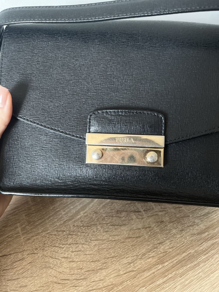 Чорна шкіряна сумка Furla оригінал!