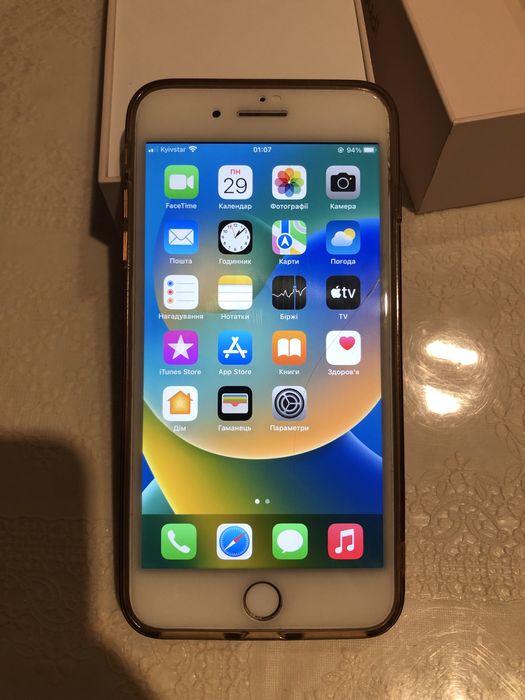 Продам айфон 8 плюс в чудовому стані!