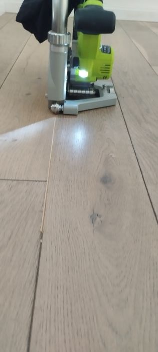 Cyklinowanie,  czyszczenie faz w deskach . Gwarancją