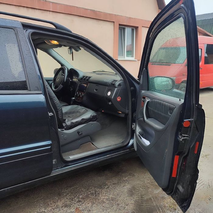 Mercedes-Benz M-Class ML350