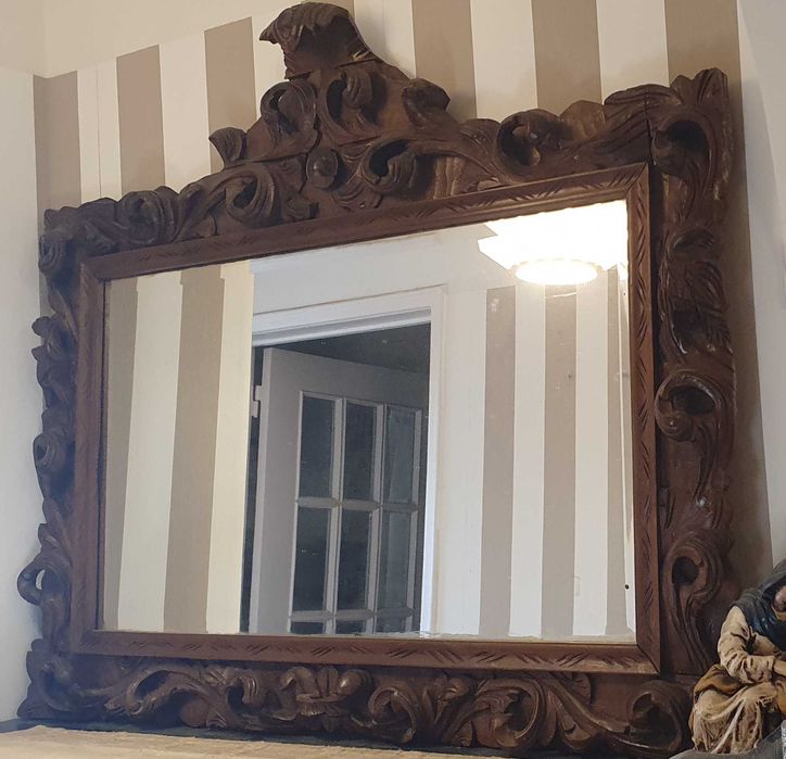 Espelho com moldura madeira