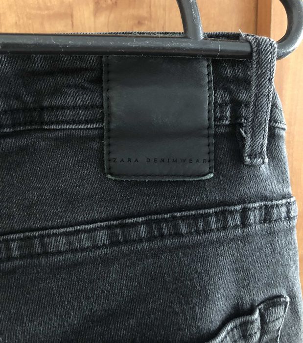 Jeansowe spodnie skinny grafitowe, czarne ZARA