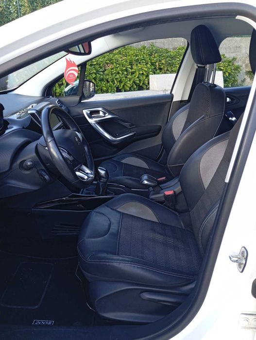 Peugeot 2008 1.2 ALLURE
