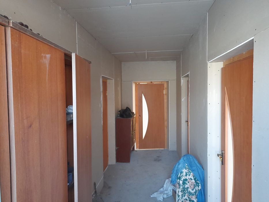 Продам будинок і земельну ділянку в с. Іванівці