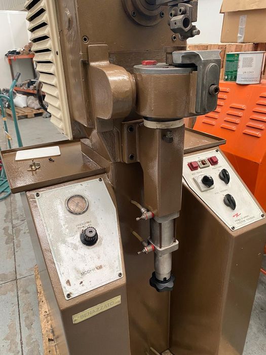 Maquina para sapatos, Benazzato h108