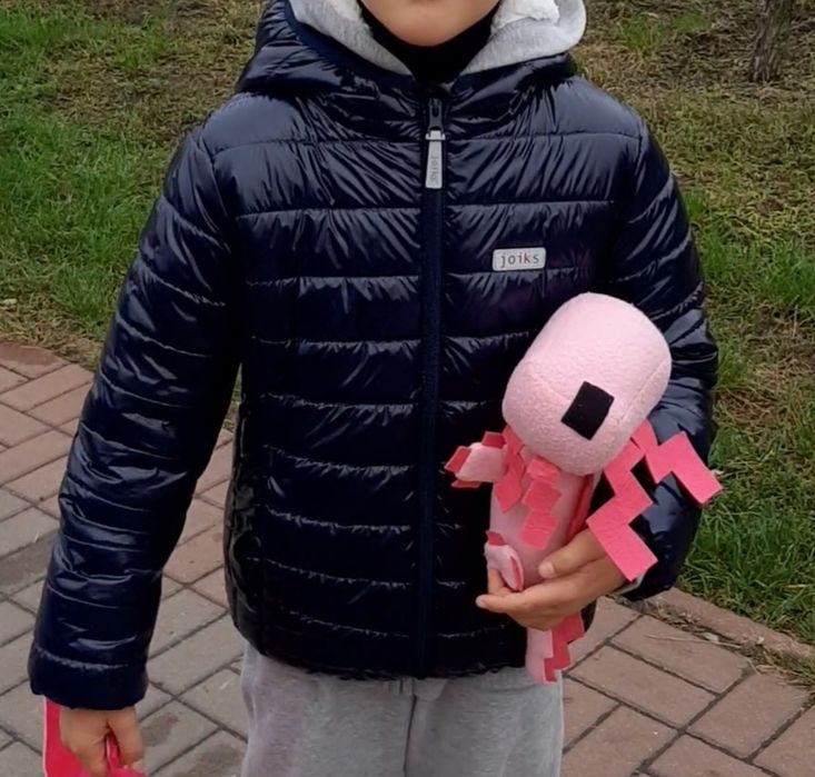 Детская весенняя куртка, лёгкая 134 р.