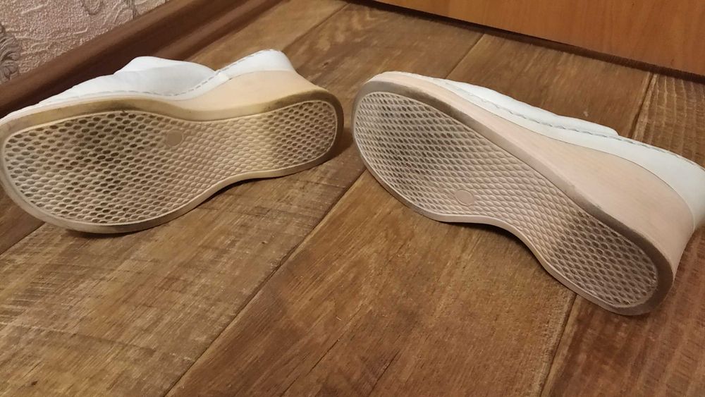 шлепки белые кожа платформа 35,36 размер