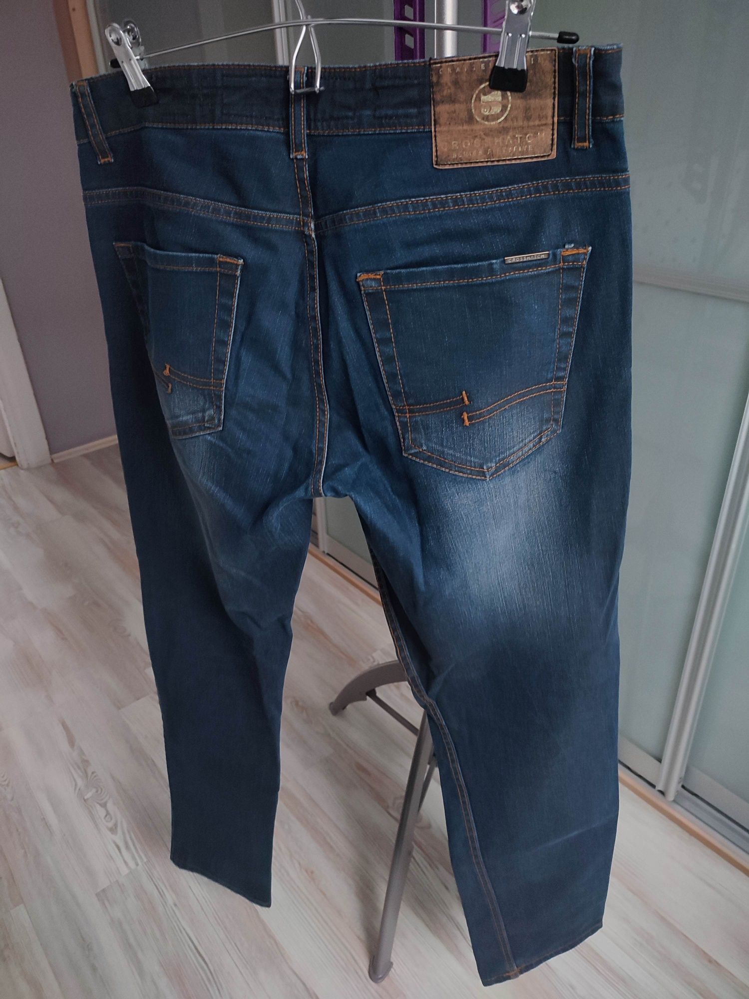 Jeansy Slim Fit marki Crosshatch rozmiar 32