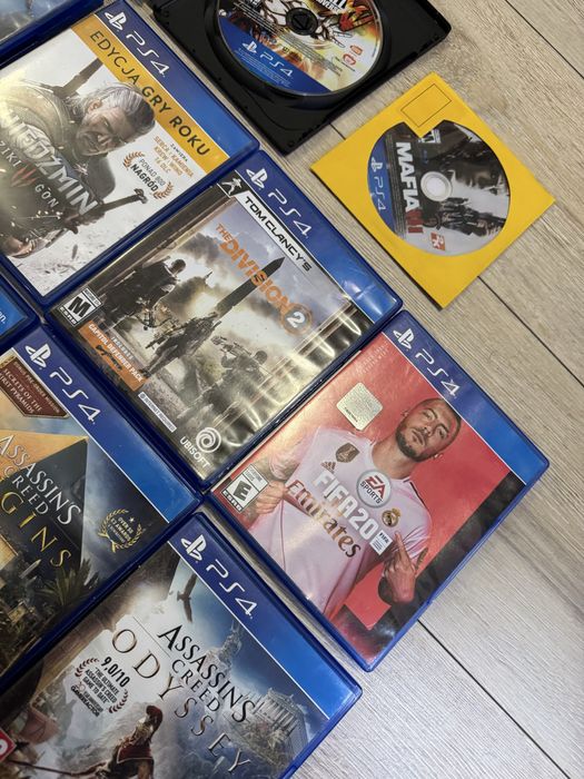 Sprzedam gry na PS4 – super stan!