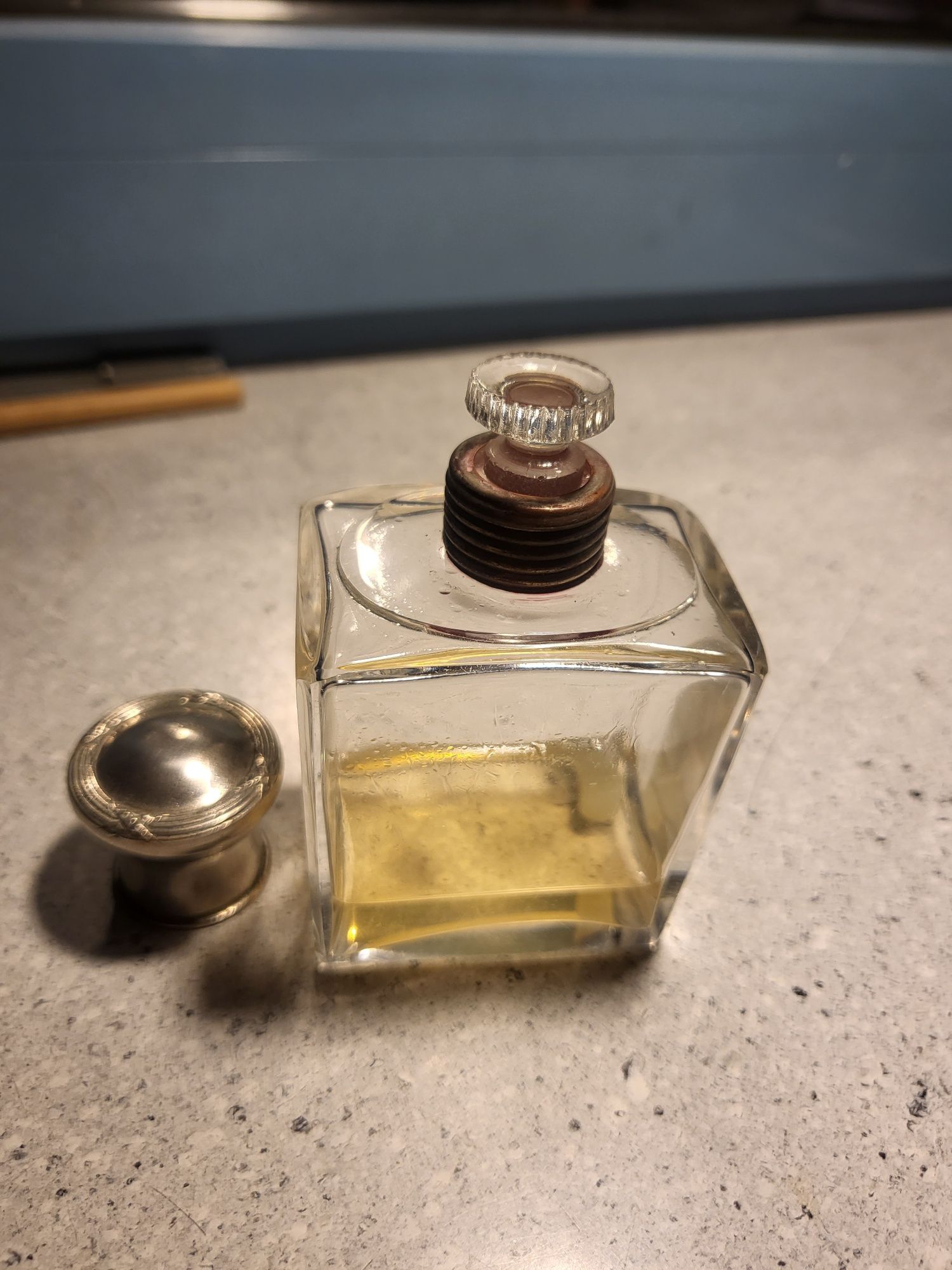 Stara butelka na perfumy