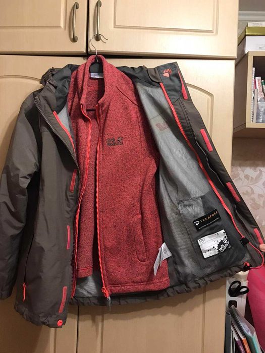 Двойная куртка на рост 152см фирмы Jack Wolfskin