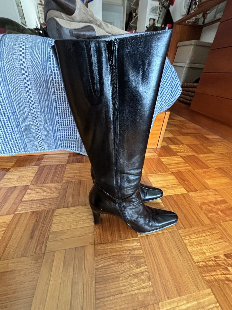 Botas pretas senhora