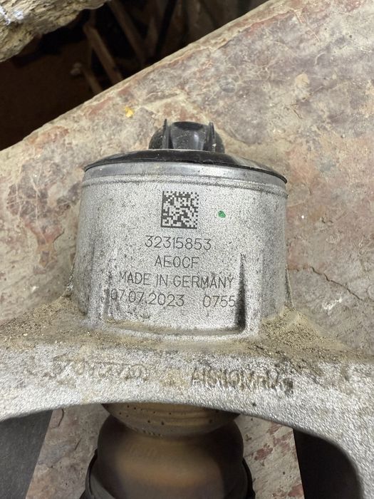 Задній підрамник 32315792 Volvo XC 90 Plugin Hybrid T8 2023 рік