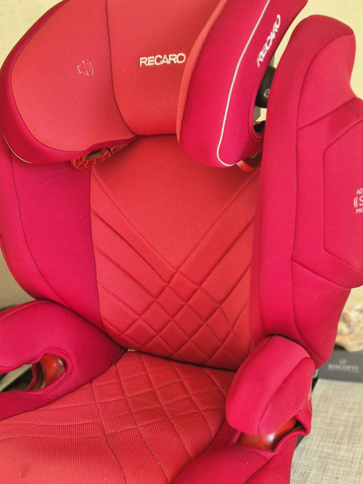 Автокрісло Recaro