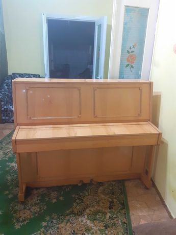пианино " Украина"