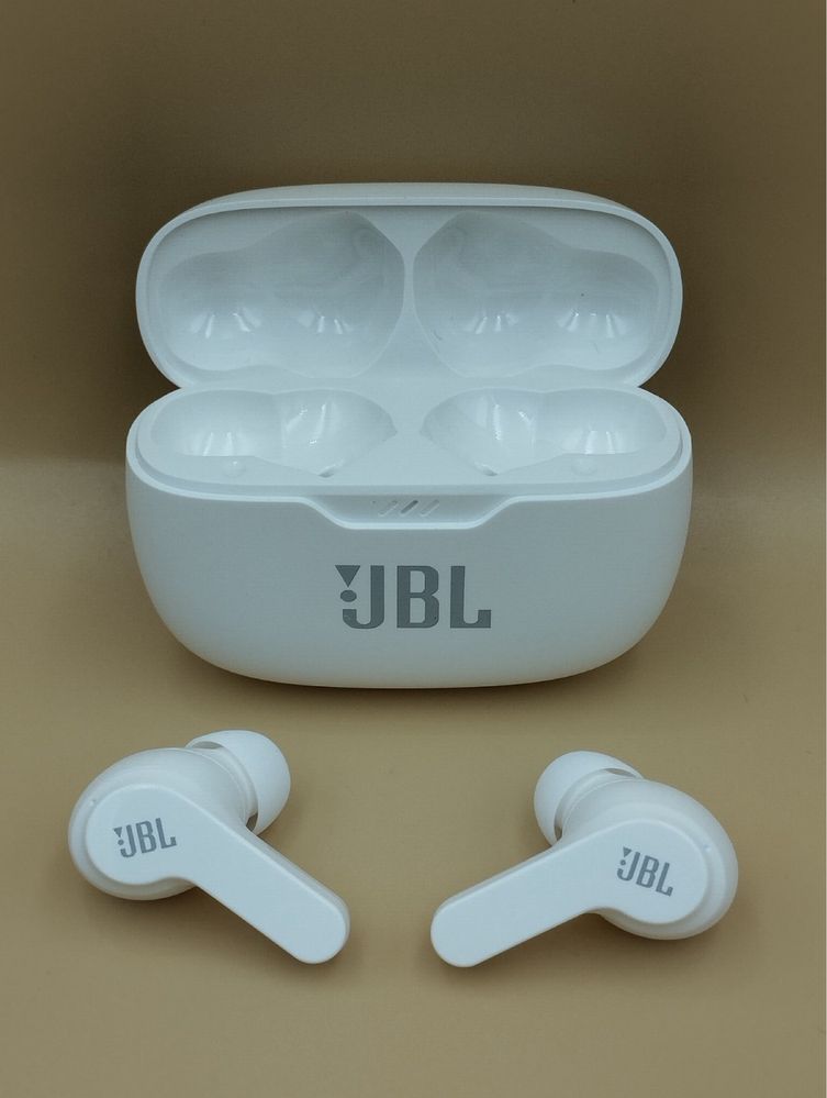 Навушники безпровідні JBL Tune 200 TWS.