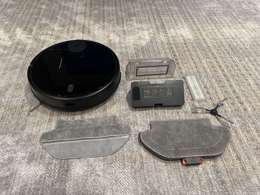 Продам робот-пылесос Mi robot vacuum-Mop P