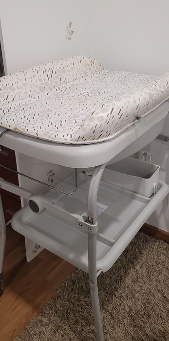 Trocador fraldas e banheira chicco