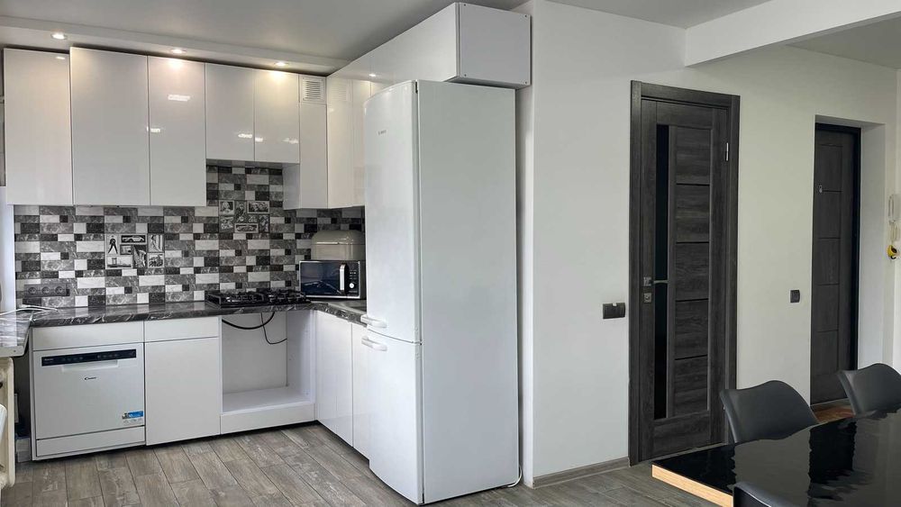 2 кімнатна +кухня-вітальня на Виставці з ремонтом