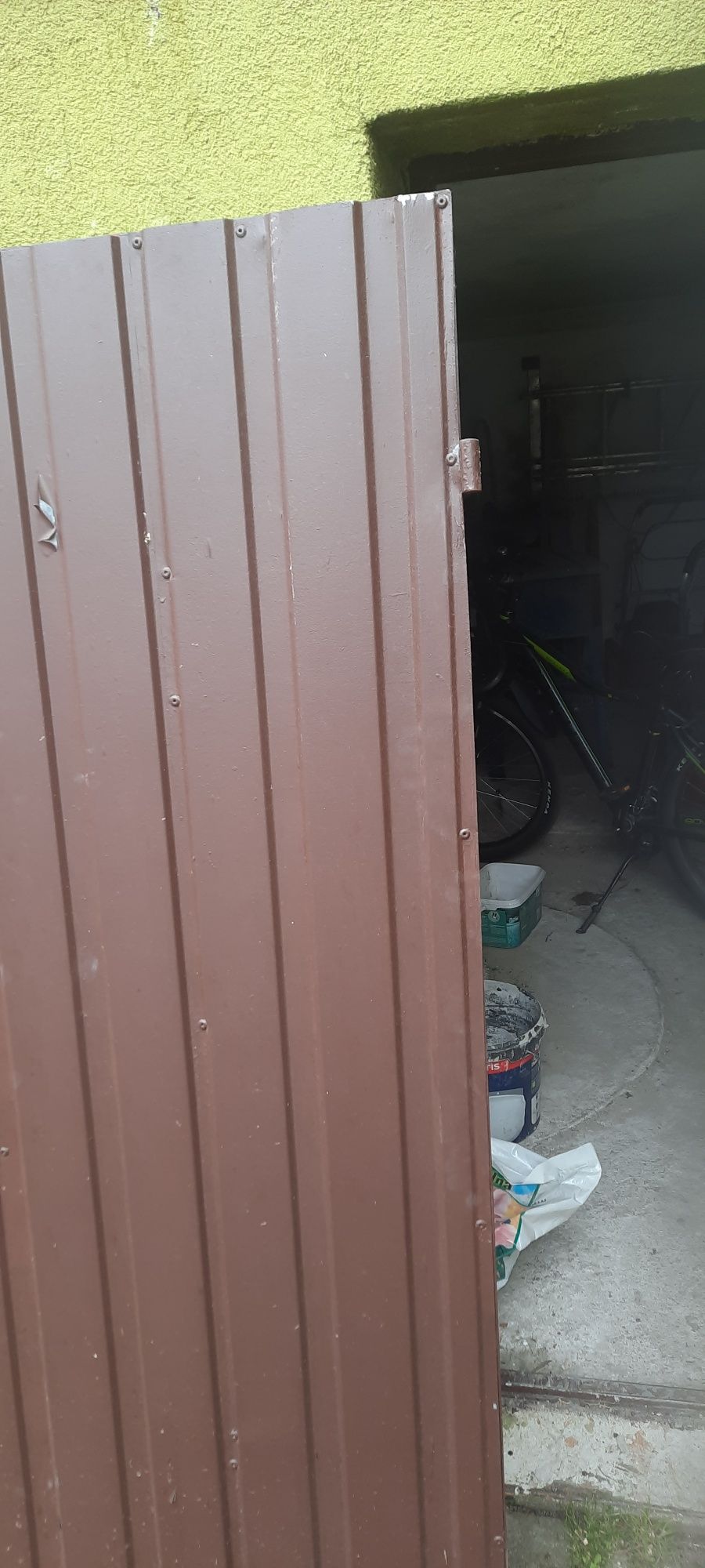 Drzwi garażowe podwójne
