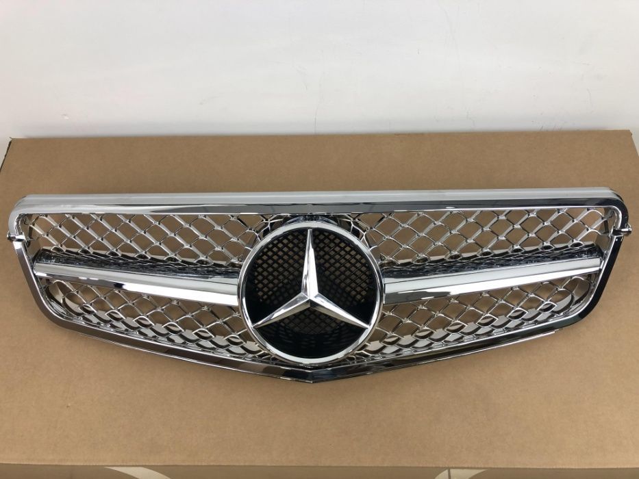 Решетка радиатора mercedes w176w204w205c207w211w212w213W221w222
