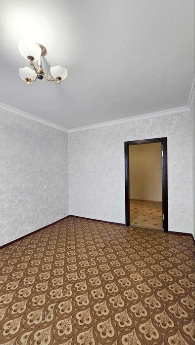 Продається 4-кімнатна квартира на вул. Земська, Сертифікат