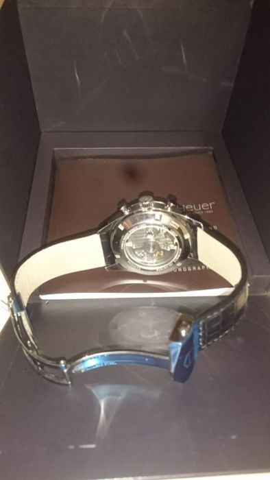 Продам новые часы TAG Heuer Carrera