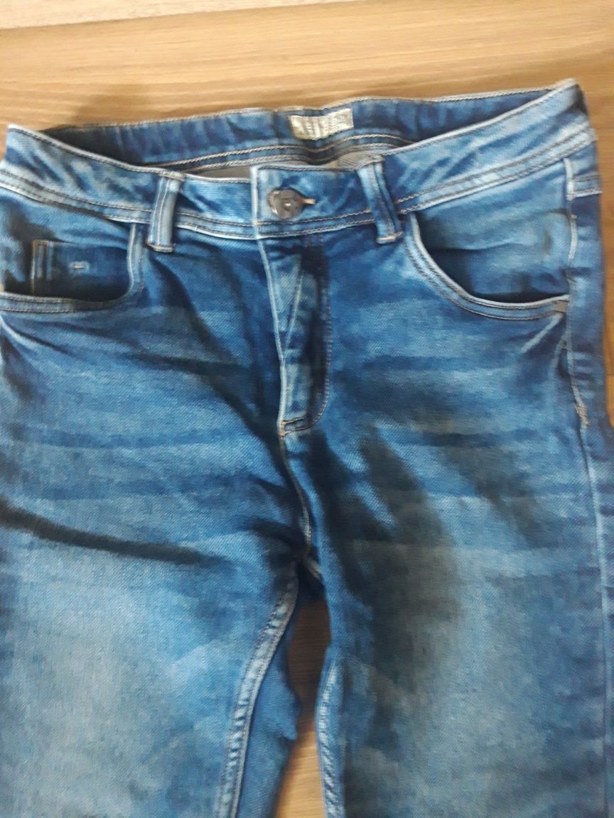 Spodnie jeansowe r. 152