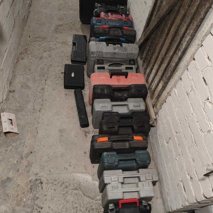 Skrzynki walizki plastikowe na narzędzia