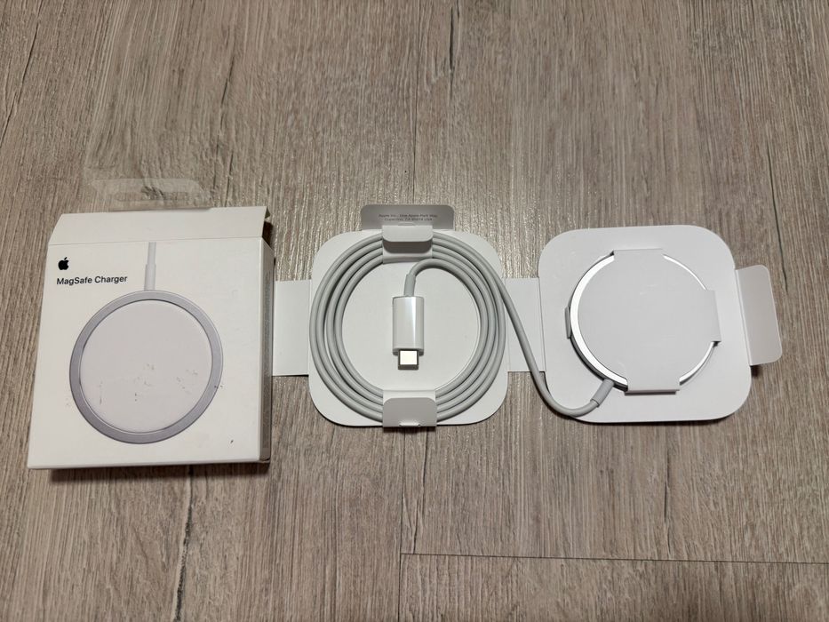 Безпровідна зарядка Apple MagSafe Charger
