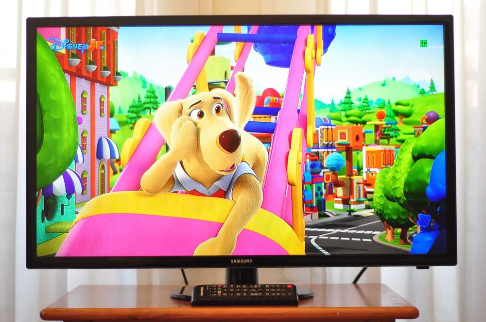 televisão LED Samsung 32" em excelente estado como nova