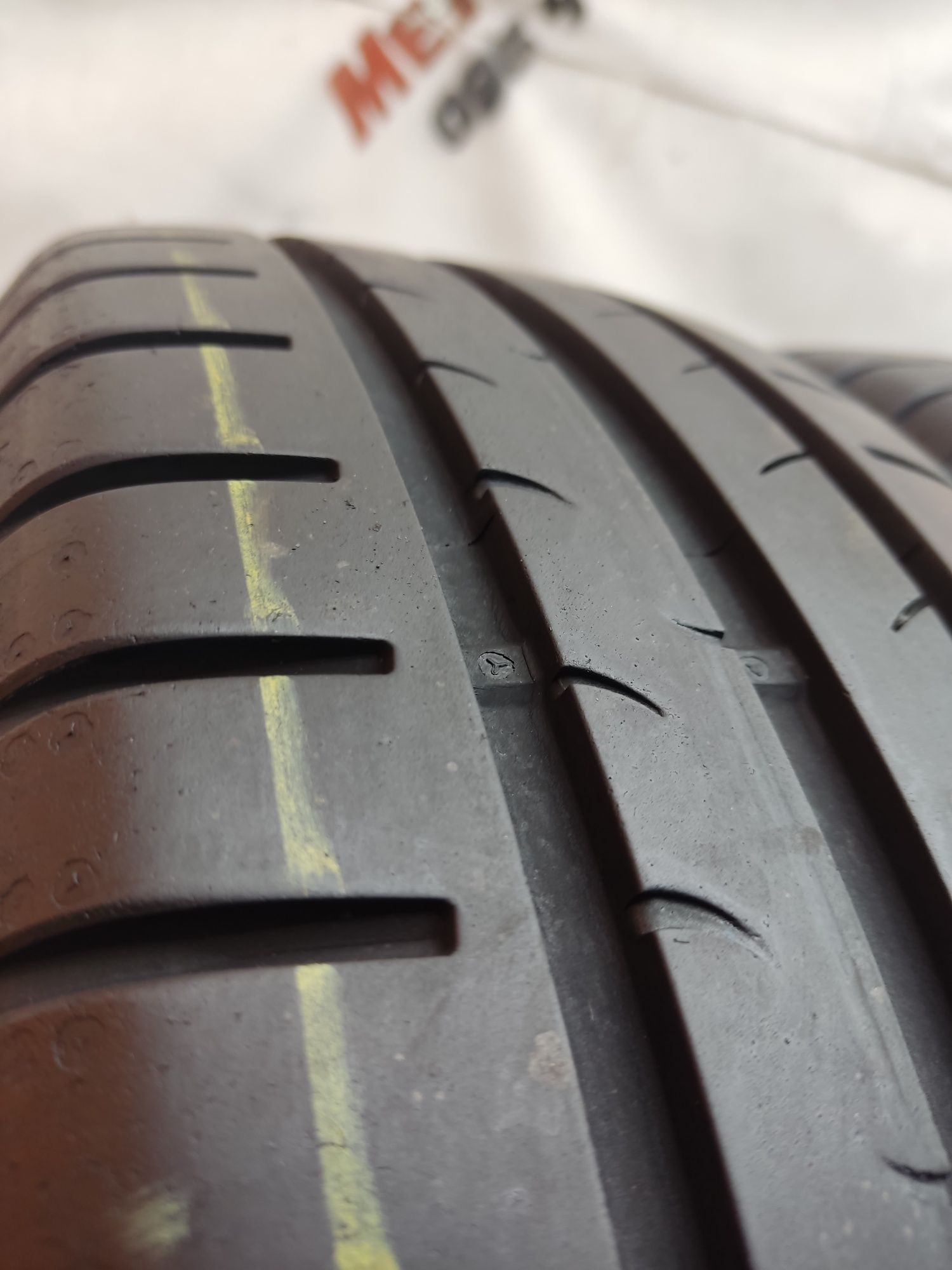 Шини 185/60/15 Dunlop Sport bluresponse