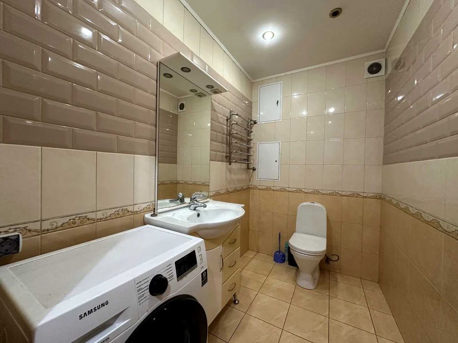 Продаж 3 кім Ахматової 43 Безнал метро Осокорки  Дніпровська наб