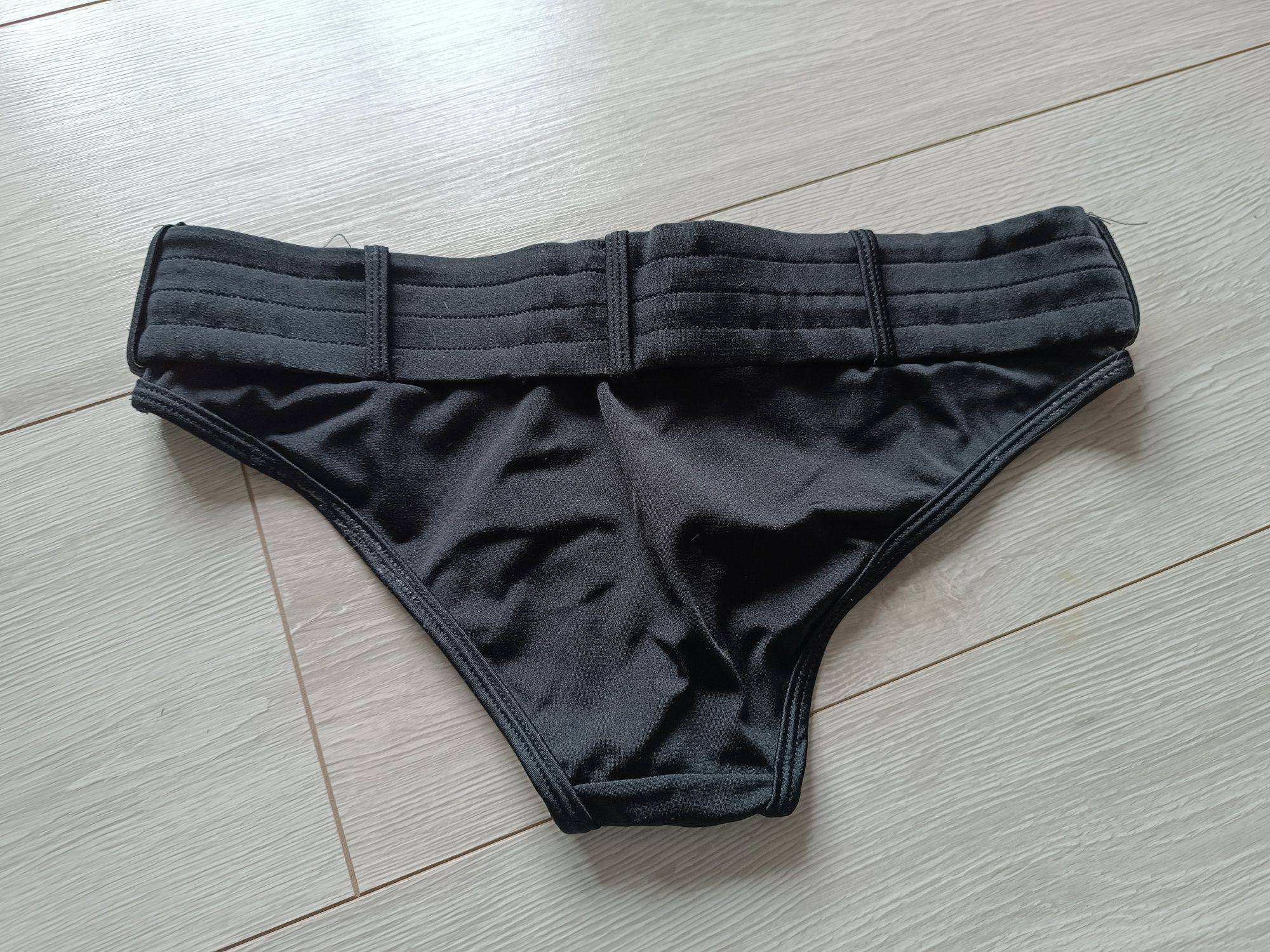 Dół czarny od stroju kapielowego, majtki XS, H&M