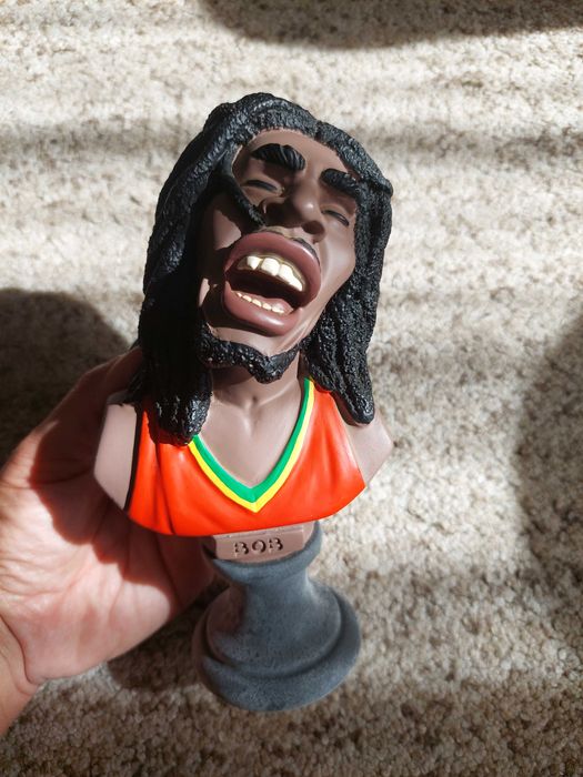 Busto Bob Marley